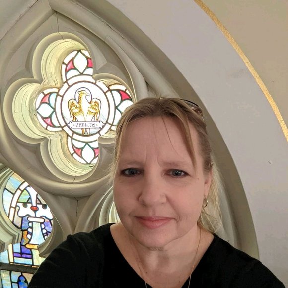 Meet your Posher, Jenni - Picture 1 of 1